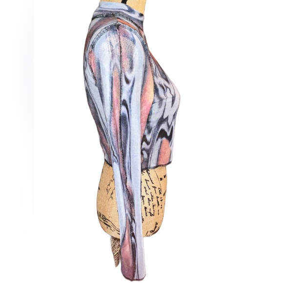 NWOT - Ignited Flames Marbleized Mesh Top - Picture 5 of 9